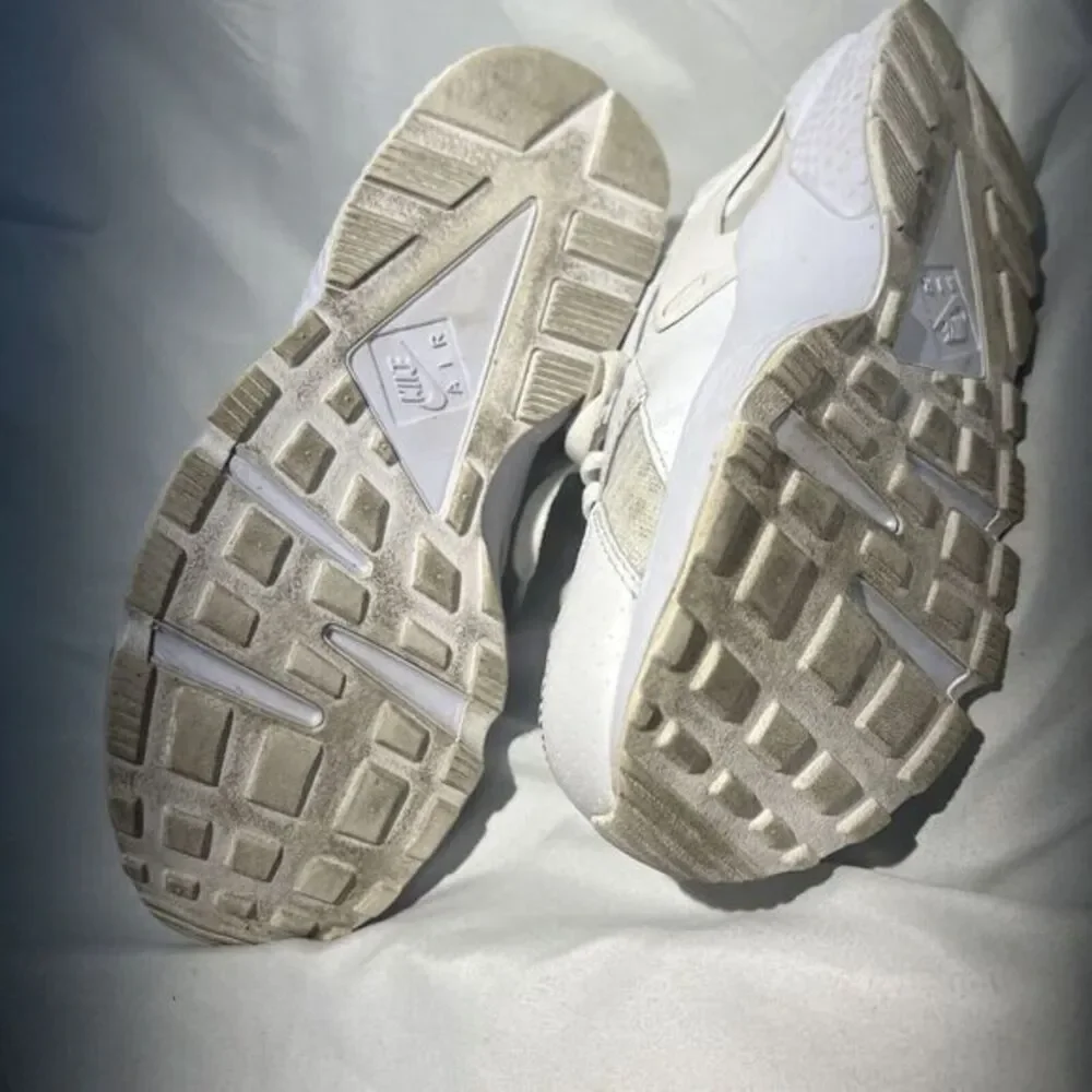 Size 8.5 - Nike Air Huarache Run Triple White‎ 2016